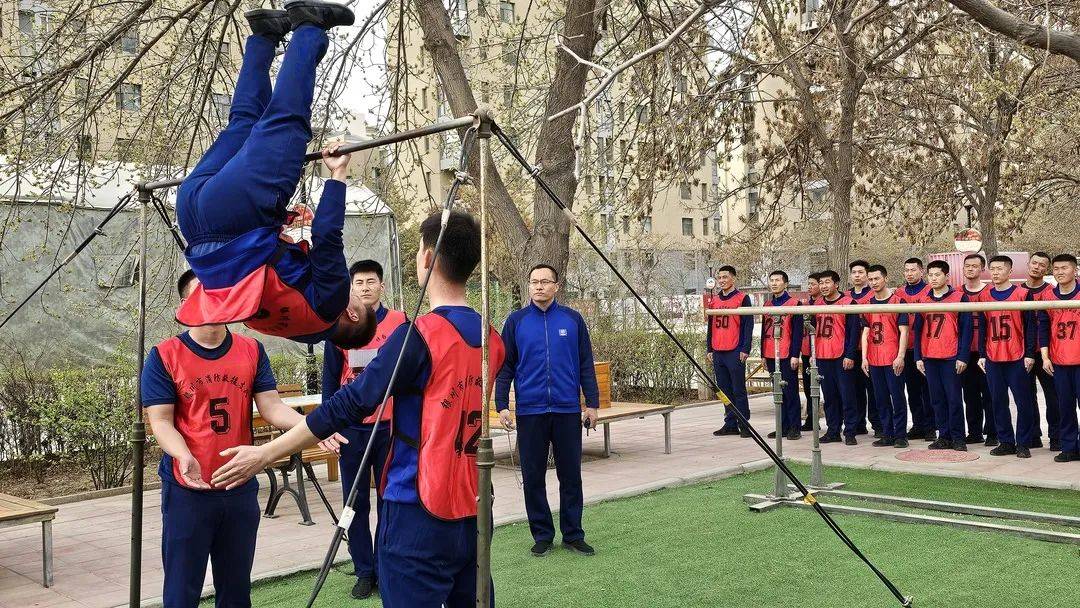 关于模拟对手，球队需紧盯对手特点制定对策的信息
