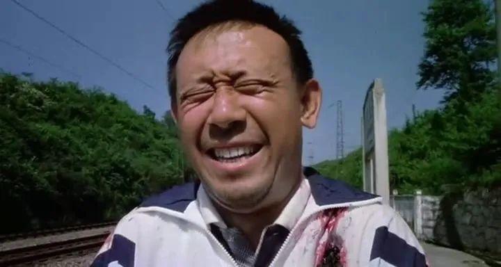 精神劲爆，球队招枪袭敌轻取胜利的简单介绍