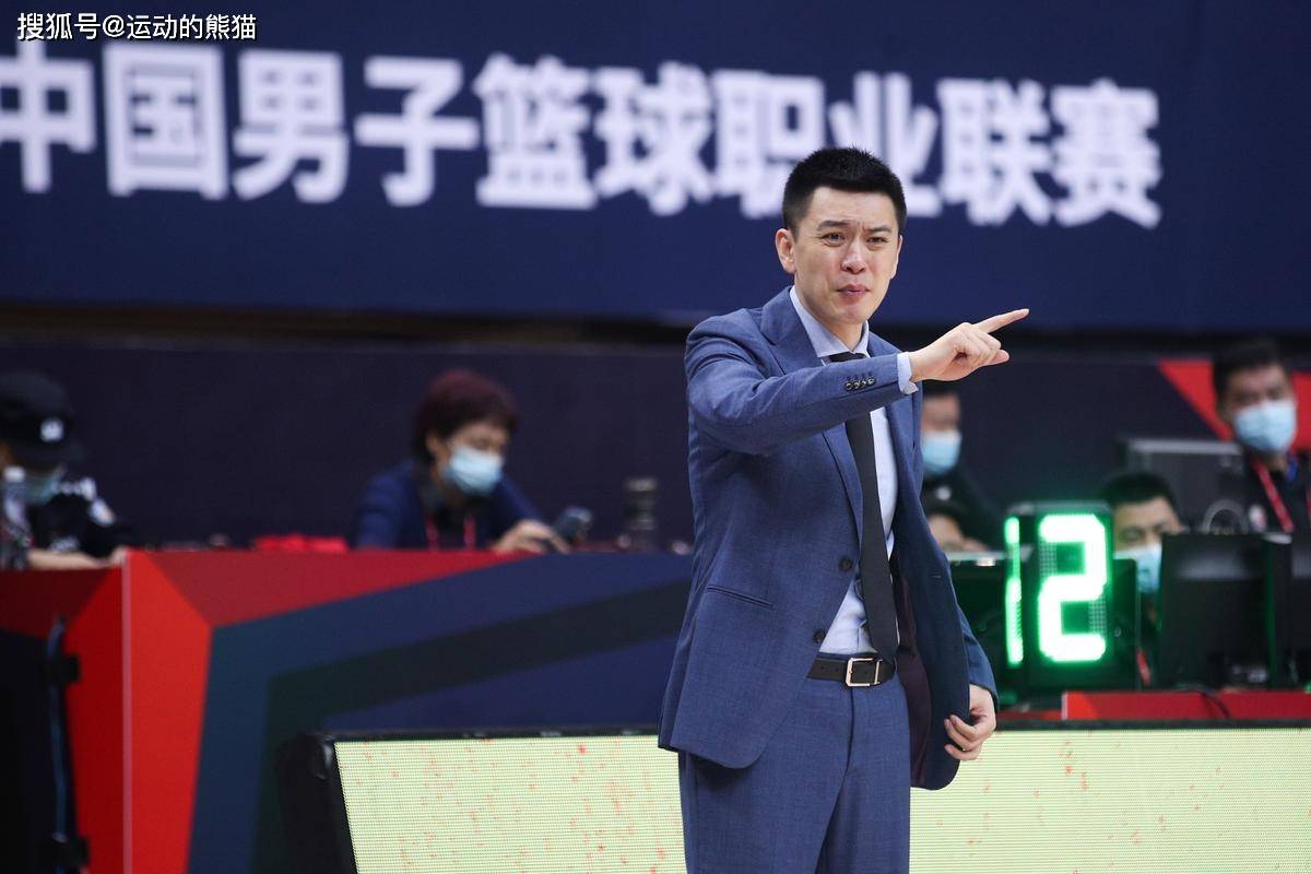 金鹰特攻在刀塔赛事中连下两城，教练激动落泪